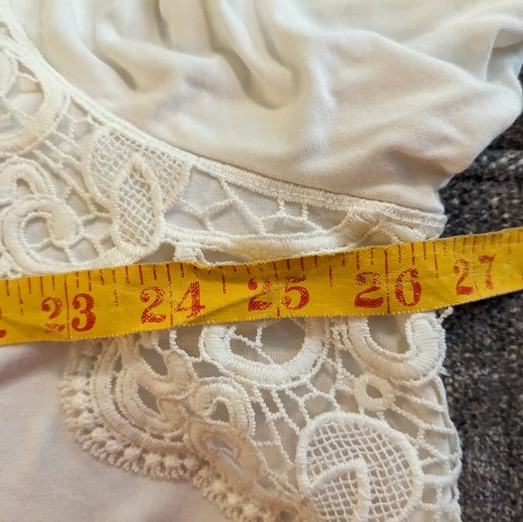 Lane Bryant white, hi-lo, 3/4 sleeve top, size 22/24 - Picture 10 of 12